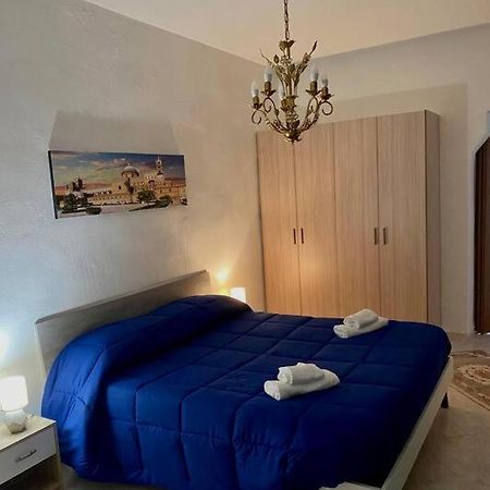 Al Vicolo Apartment Palermo Bagian luar foto